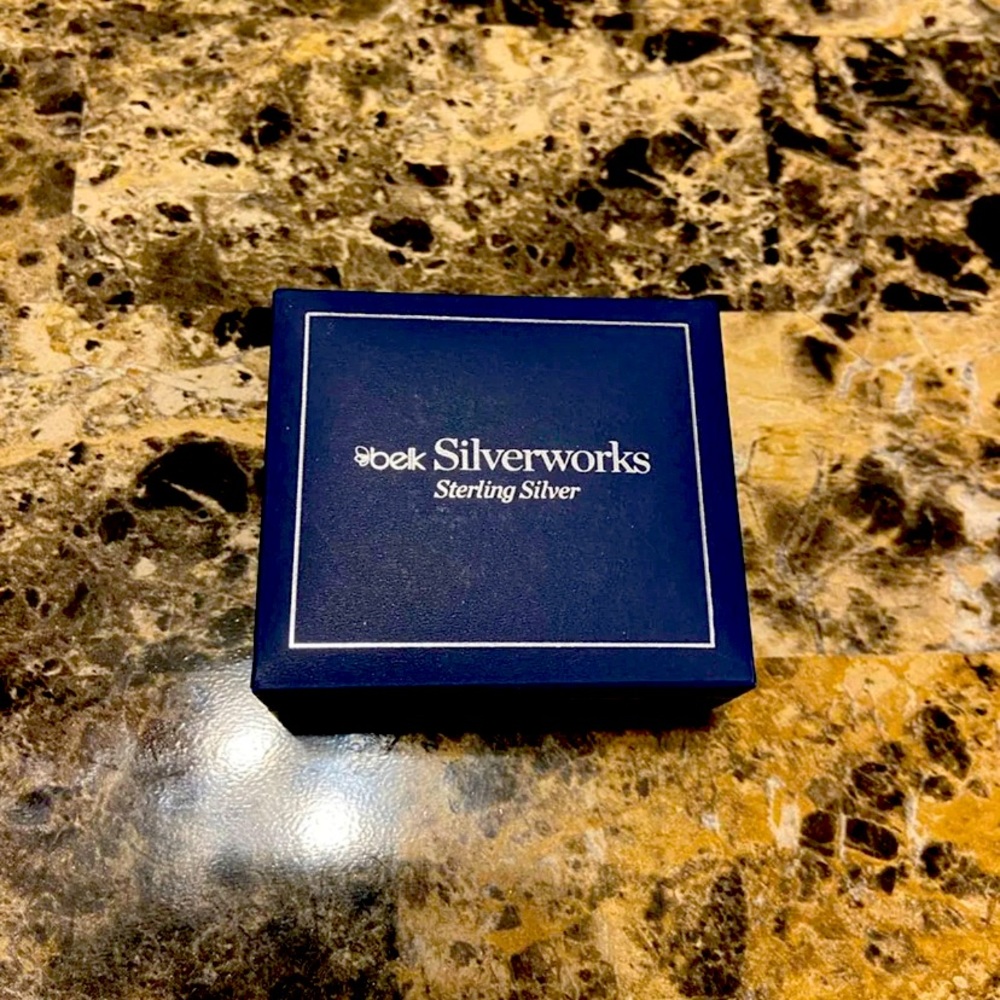 Belk's necklace and earrings set